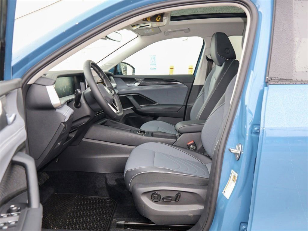 New 2026 Volkswagen Tiguan SE AWD/4WD image 12