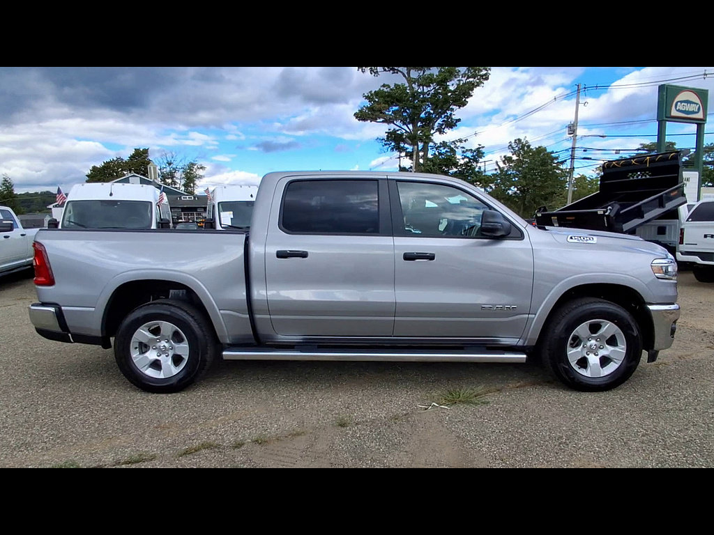 Used 2025 RAM 1500 Big Horn AWD/4WD image 9