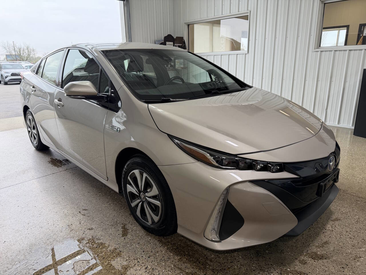 Used 2017 Toyota Prius Prime Plus image 3