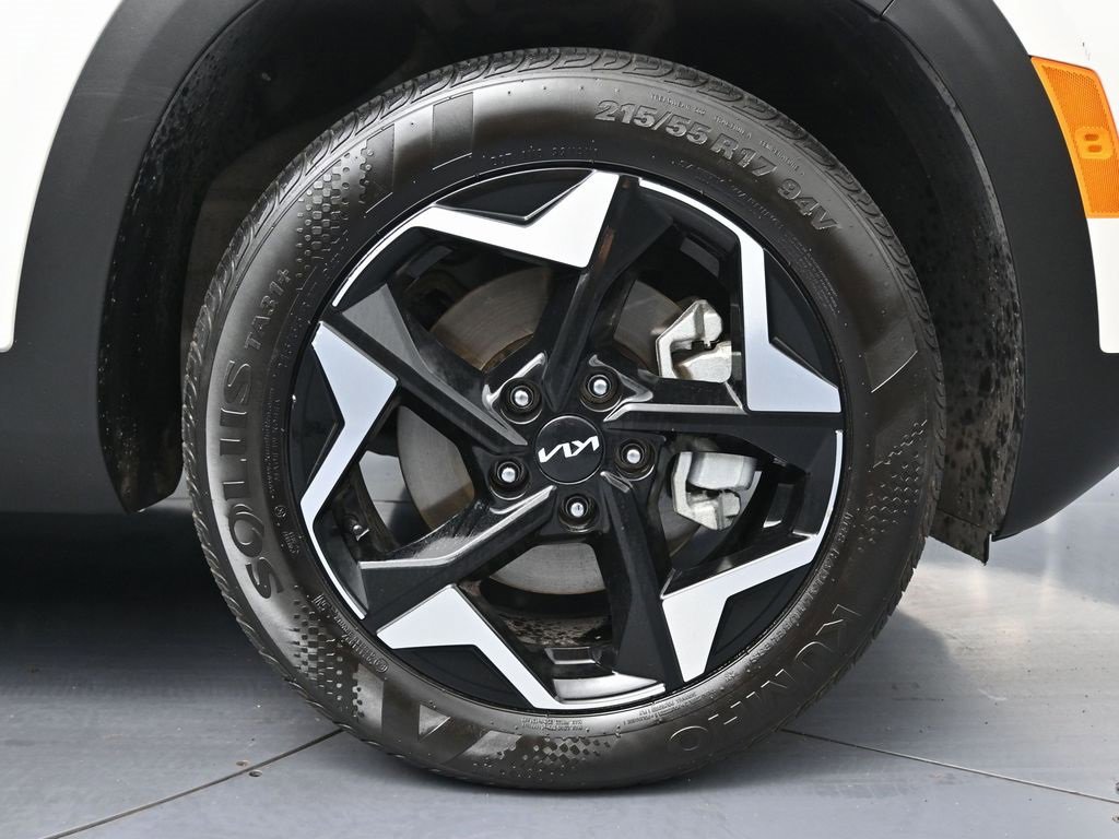 Used 2024 Kia Seltos EX image 13