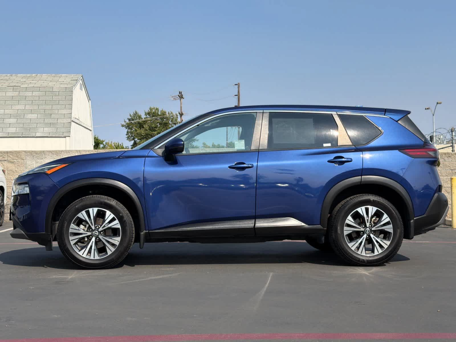 Used 2022 Nissan Rogue SV FWD image 9