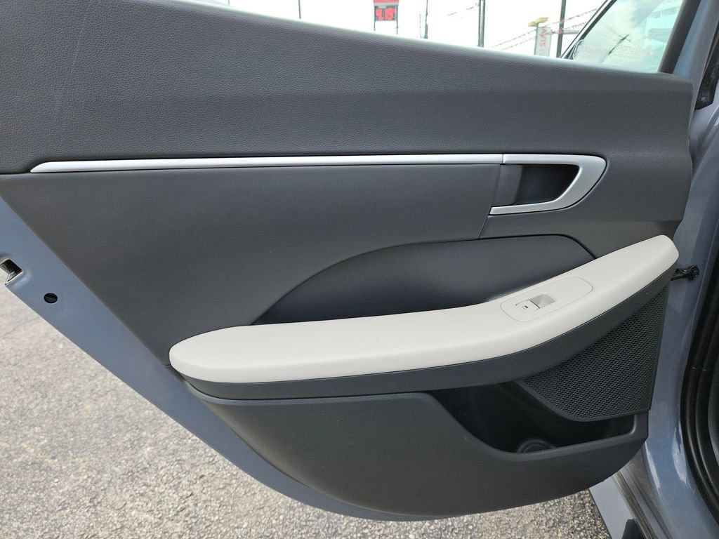 Used 2025 Hyundai Sonata SEL FWD image 18