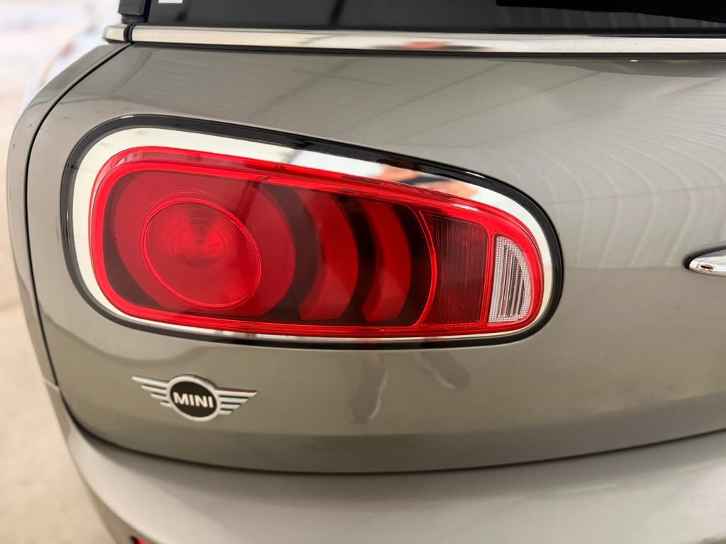 Used 2019 MINI Cooper Clubman S w/ Storage Package AWD/4WD image 11