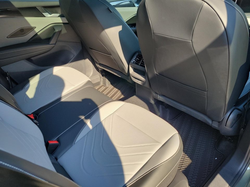 New 2026 Volkswagen Tiguan SE R-Line FWD image 29