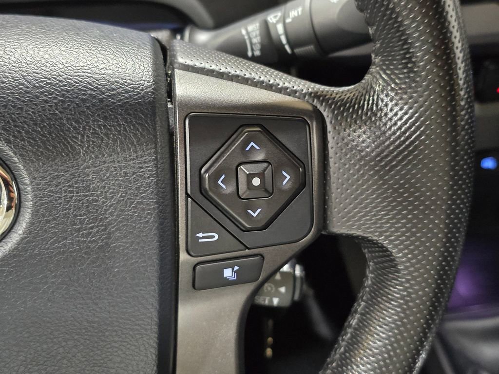 Used 2016 Toyota Tacoma TRD Off-Road image 18