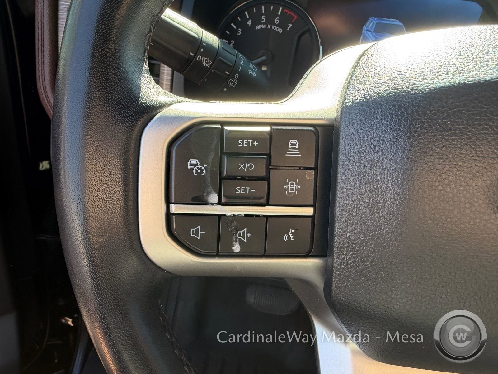 Used 2024 Ford Expedition Limited image 9