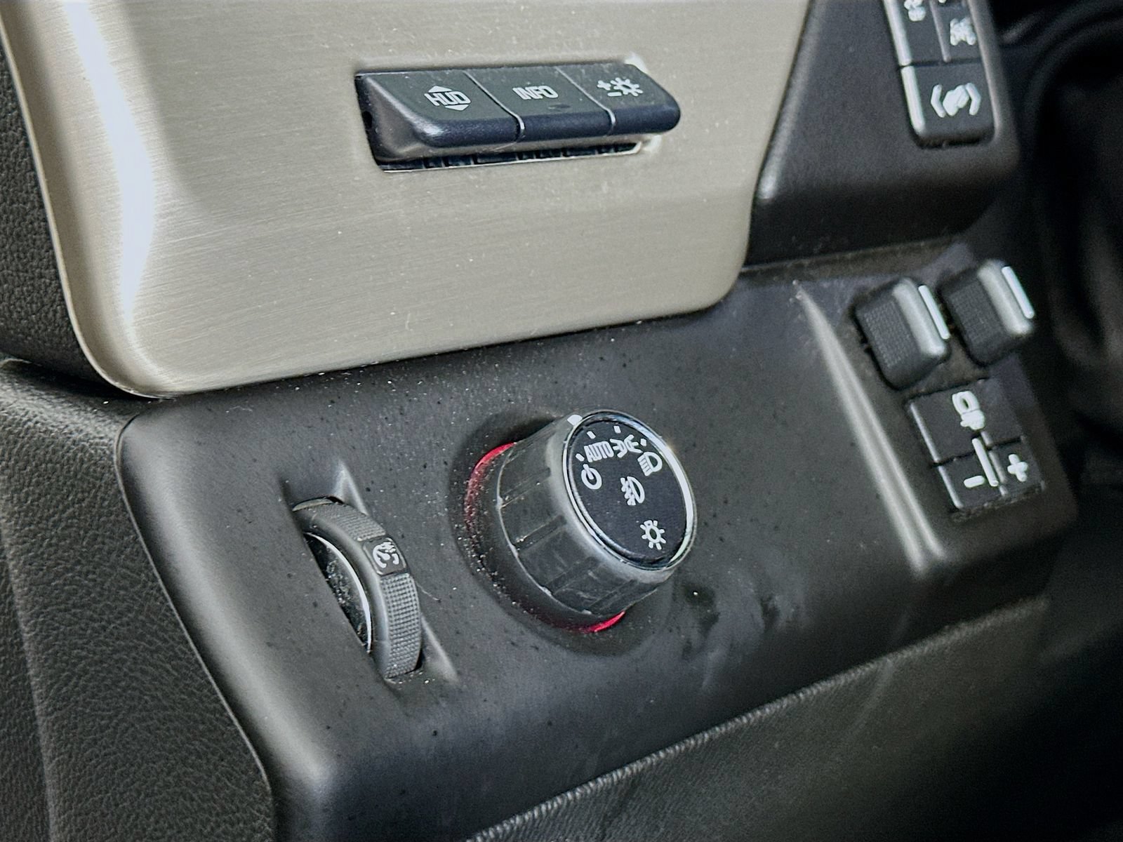 Used 2016 GMC Yukon Denali w/ Open Road Package RWD image 10