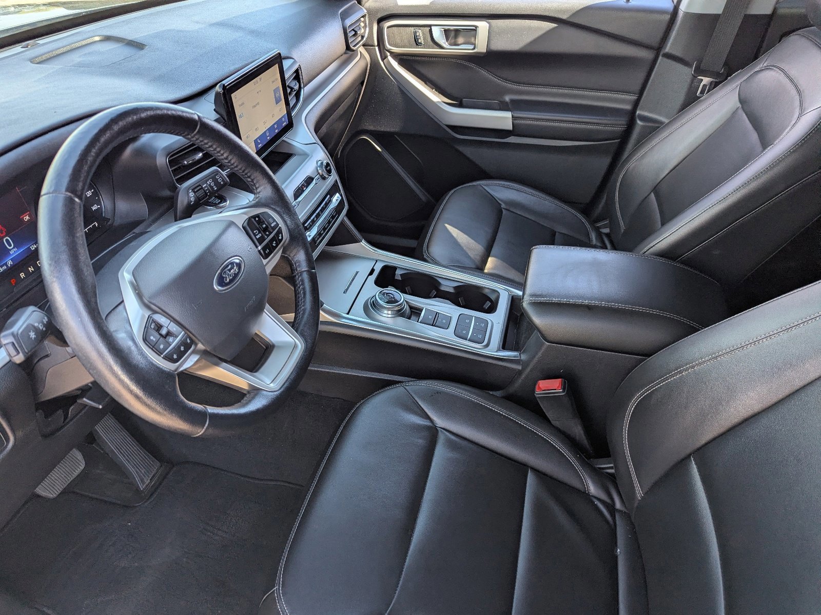 Used 2021 Ford Explorer XLT w/ Equipment Group 202A image 22