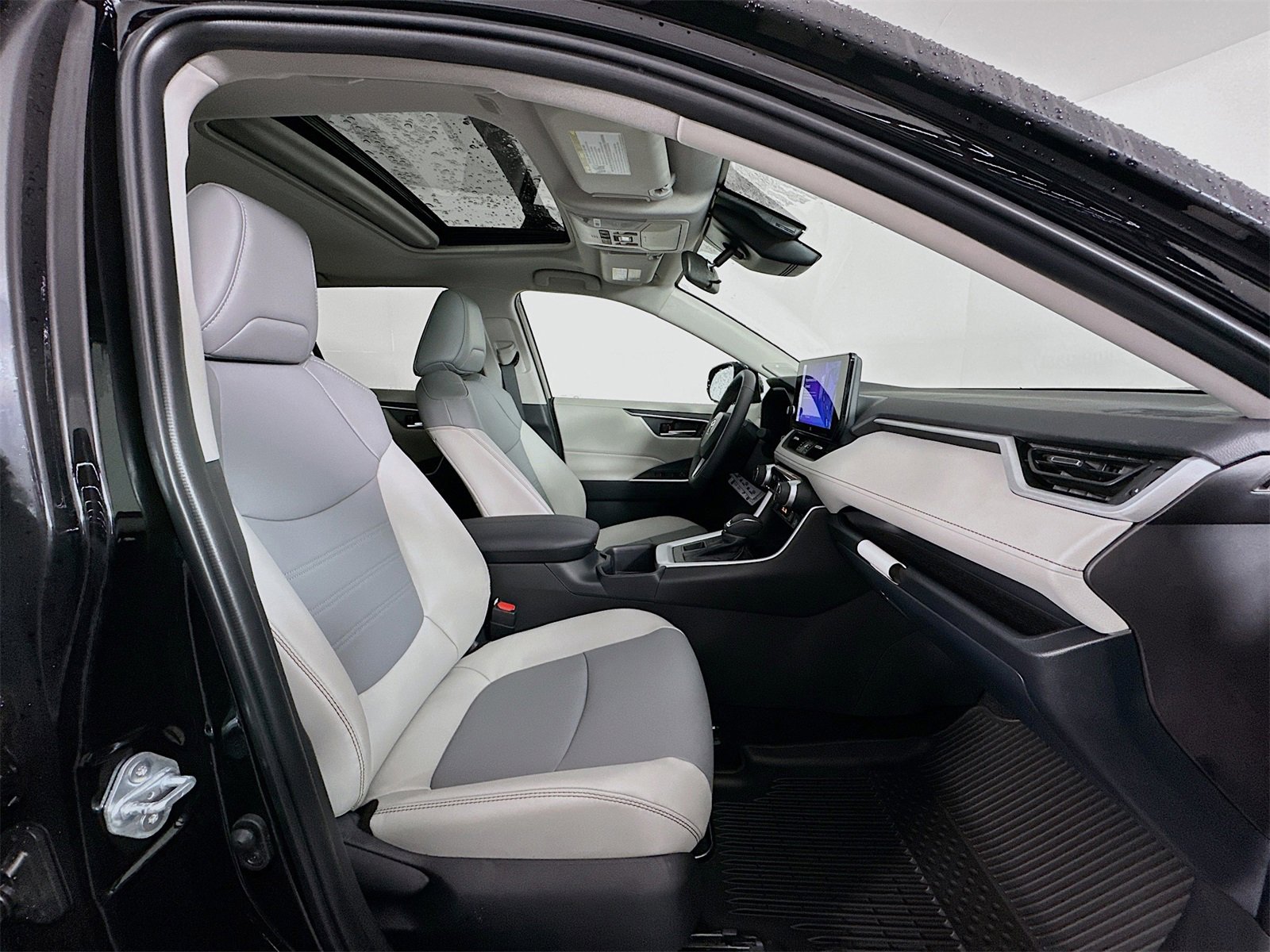 New 2025 Toyota RAV4 XLE Premium image 30