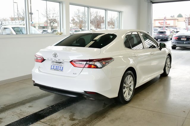 Used 2021 Toyota Camry LE image 6
