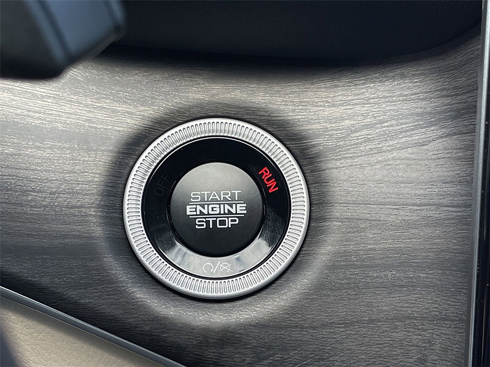 New 2025 Jeep Grand Cherokee Limited w/ Luxury Tech Group II image 15