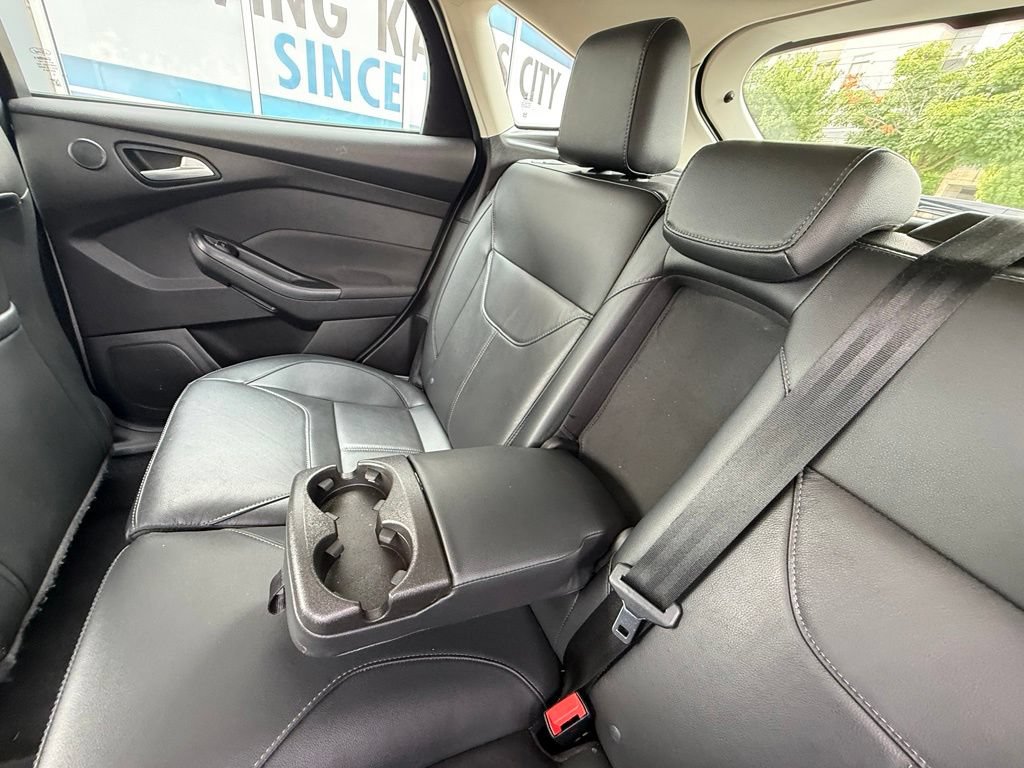 Used 2017 Ford Focus Titanium FWD image 31