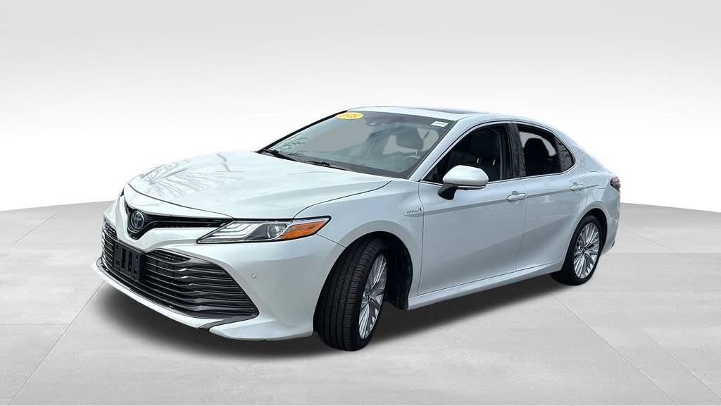 Used 2018 Toyota Camry XLE w/ Audio Package image 3