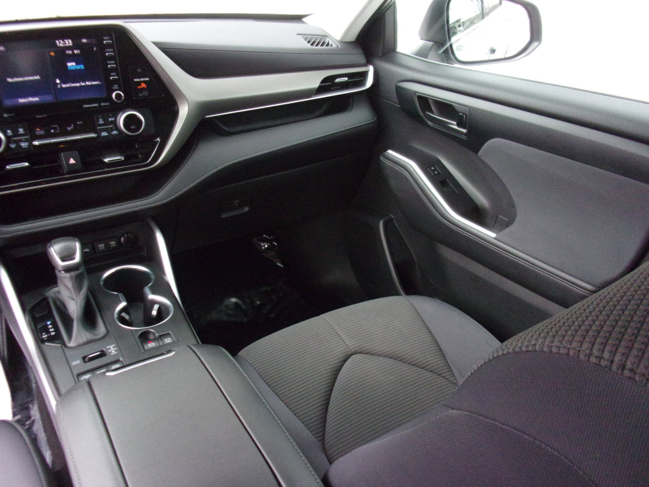 Used 2020 Toyota Highlander LE image 13