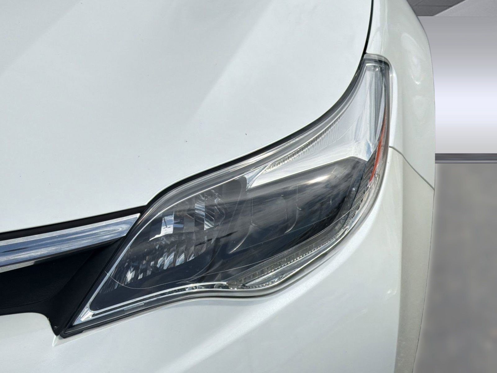 Used 2016 Toyota Avalon Limited FWD image 11