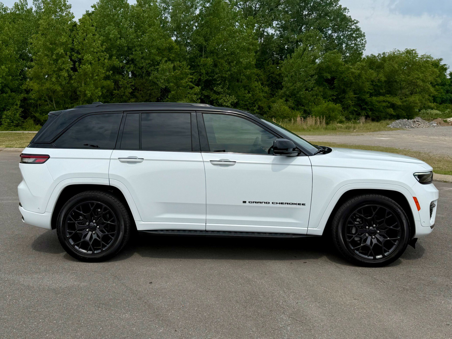 Used 2025 Jeep Grand Cherokee Summit AWD/4WD image 8