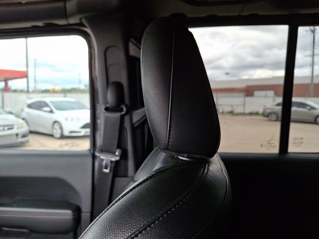 Used 2021 Jeep Wrangler Unlimited Sahara w/ Cold Weather Group AWD/4WD image 17