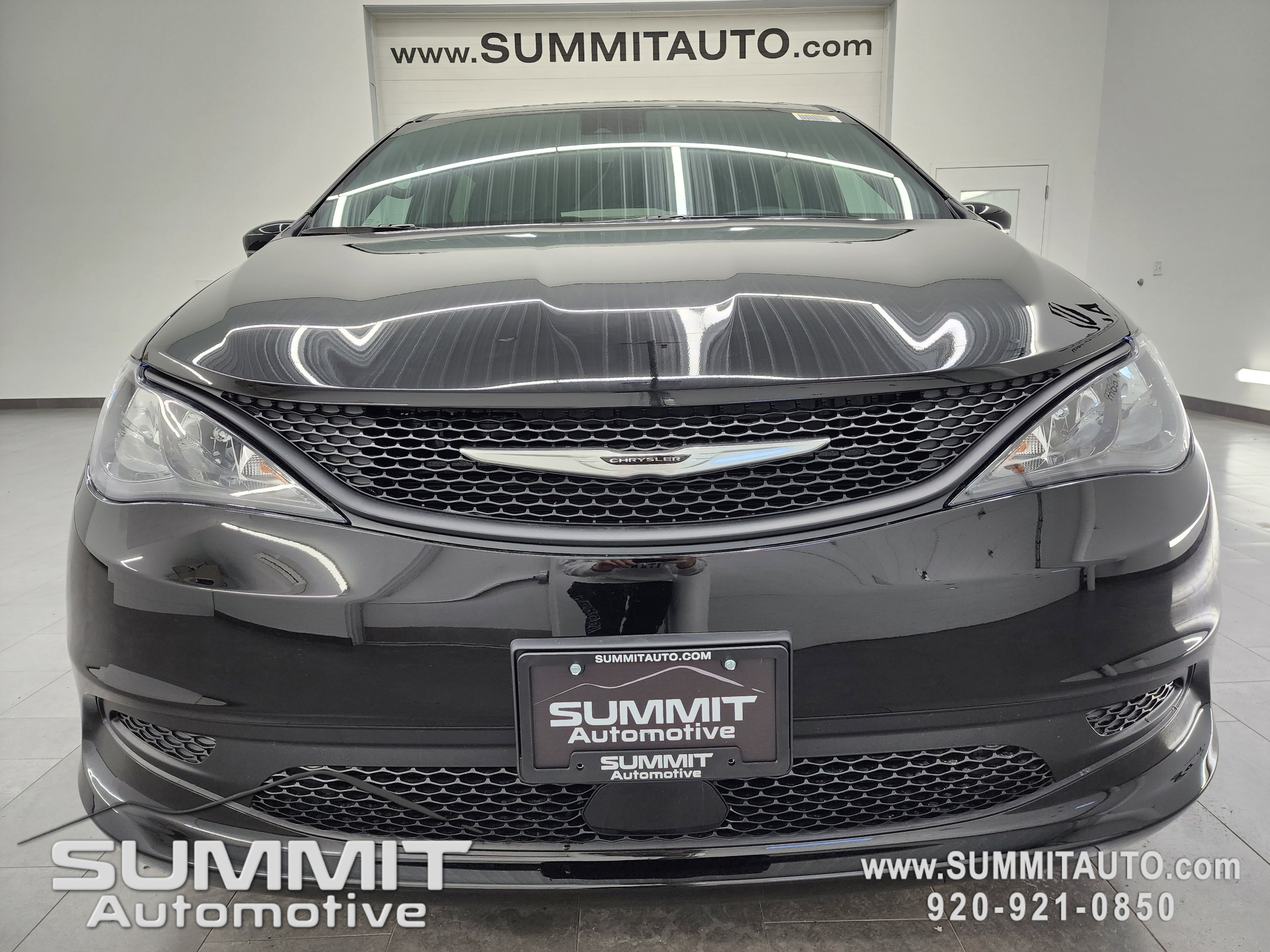 New 2026 Chrysler Voyager LX image 20