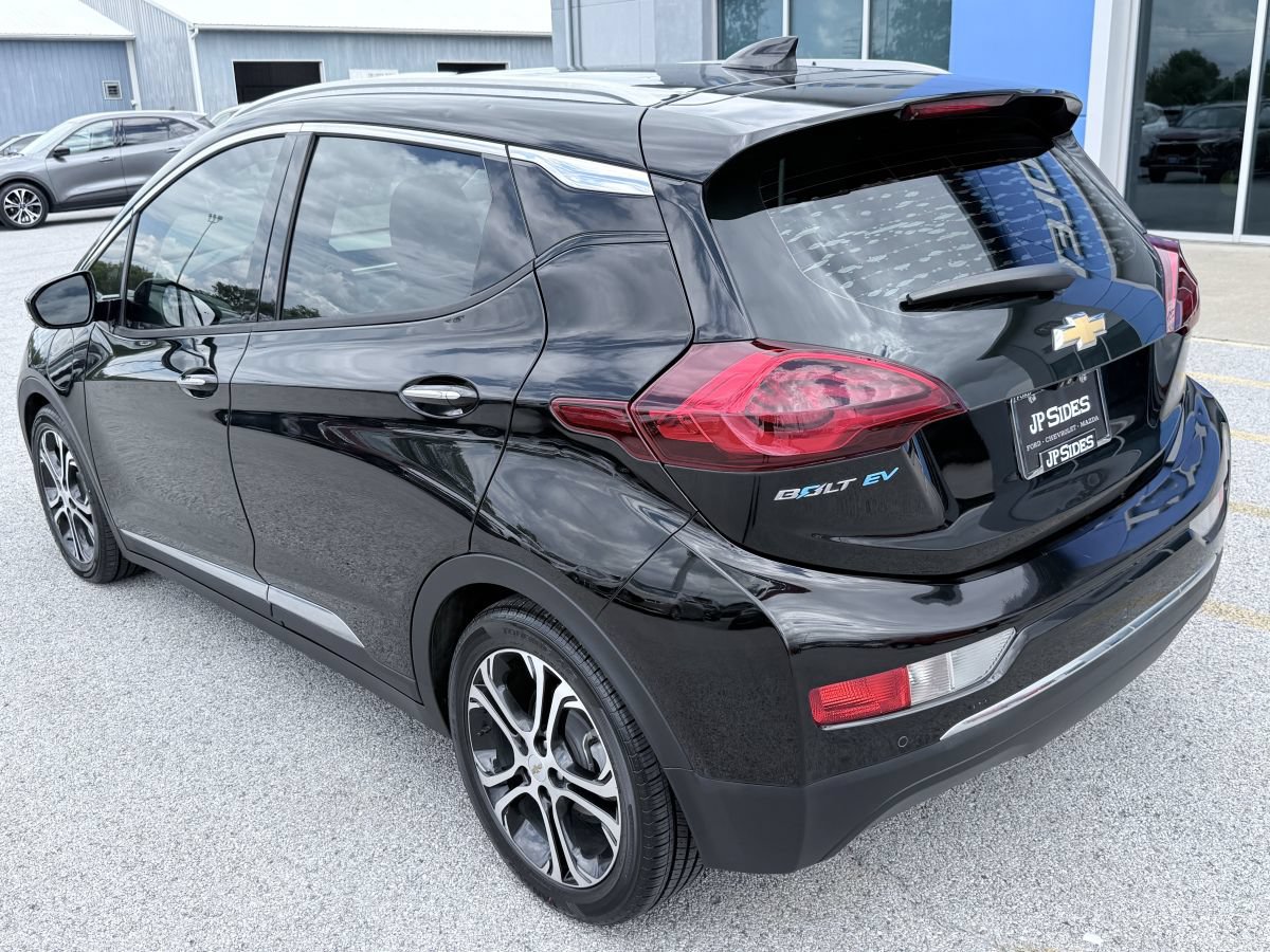 Used 2018 Chevrolet Bolt Premier w/ Driver Confidence II Package FWD image 5