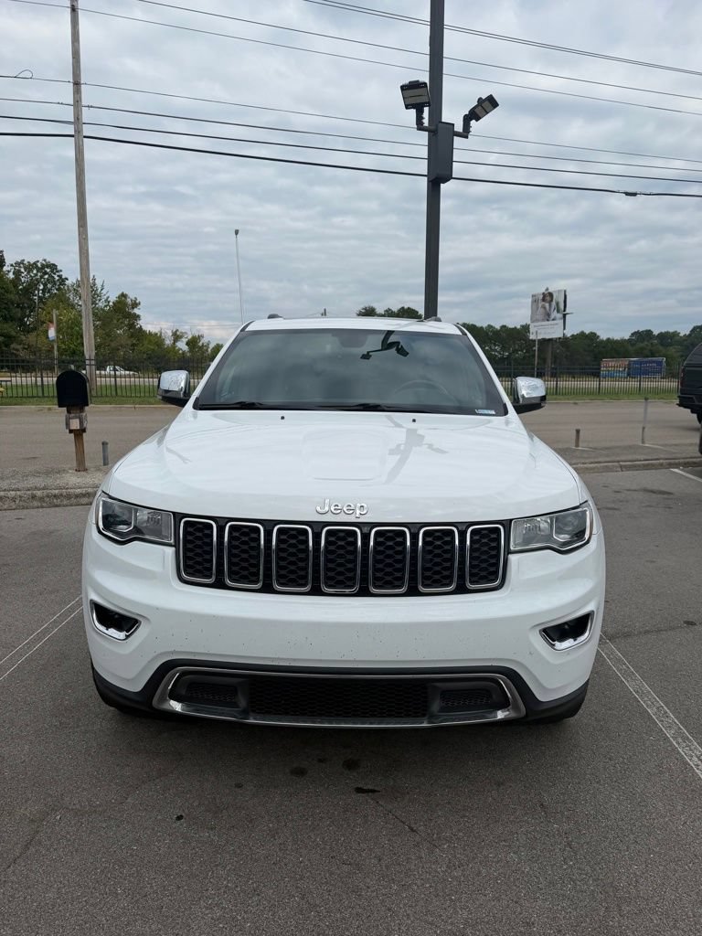 Used 2019 Jeep Grand Cherokee Limited w/ Trailer Tow Group IV AWD/4WD image 2