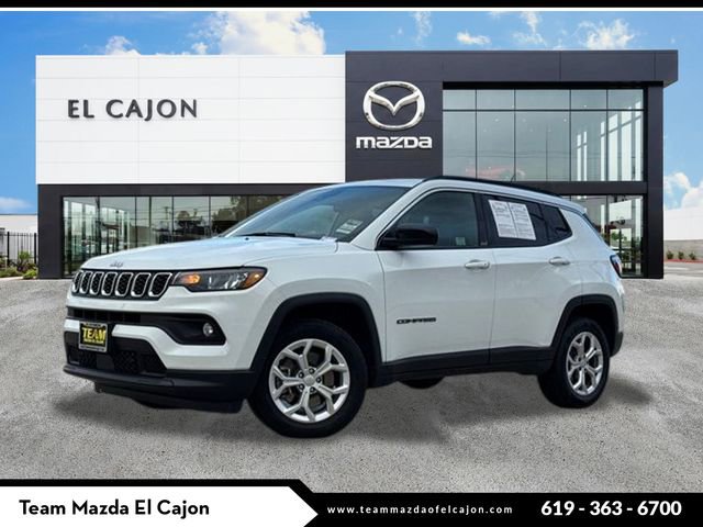 Used 2024 Jeep Compass Latitude image 1