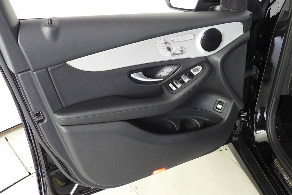 Used 2022 Mercedes-Benz GLC 300 image 11