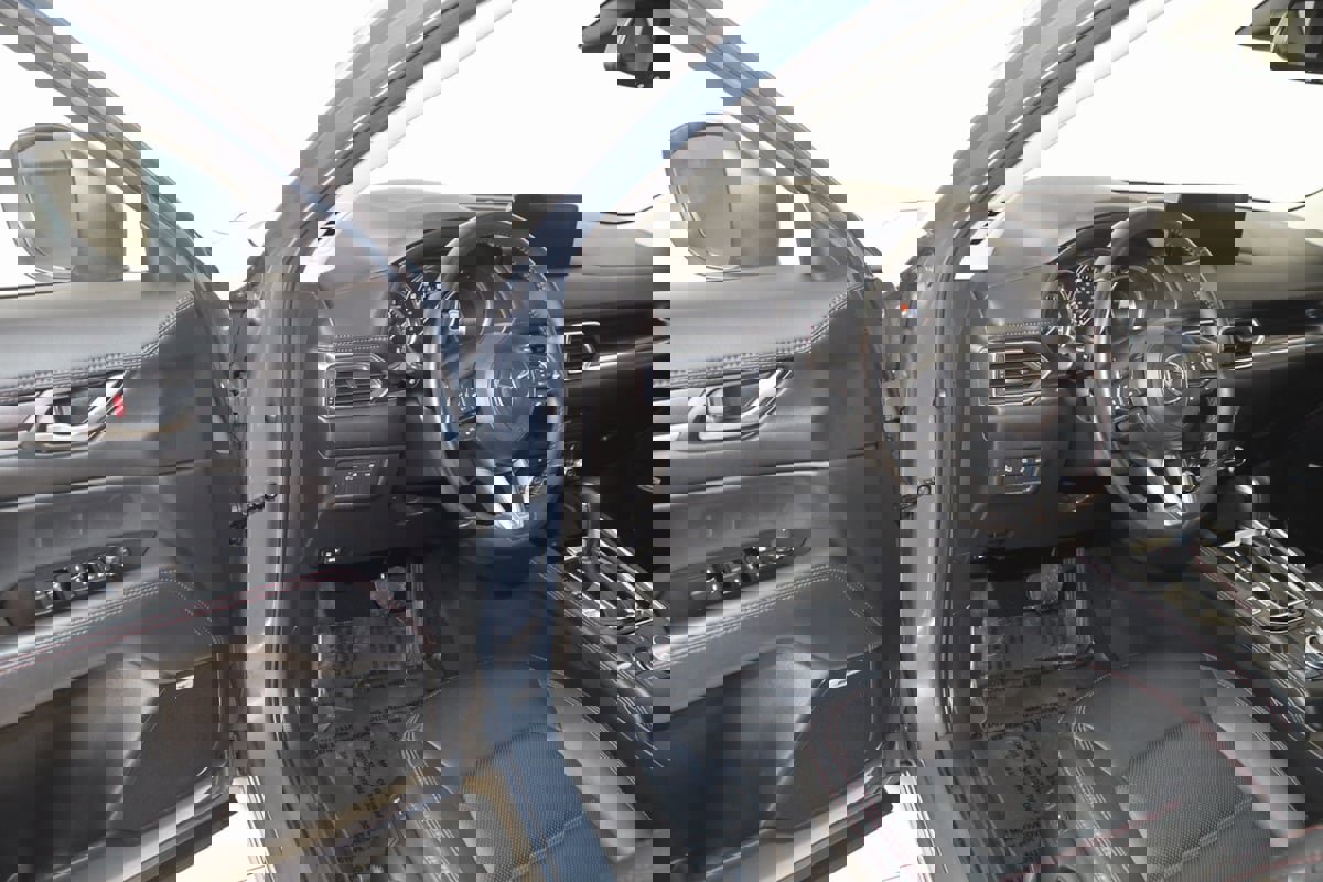 Used 2025 MAZDA CX-5 Carbon Edition image 47