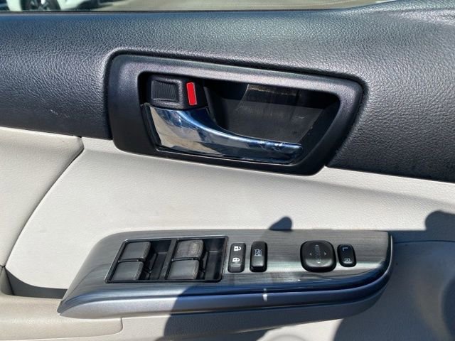 Used 2013 Toyota Camry XLE image 17