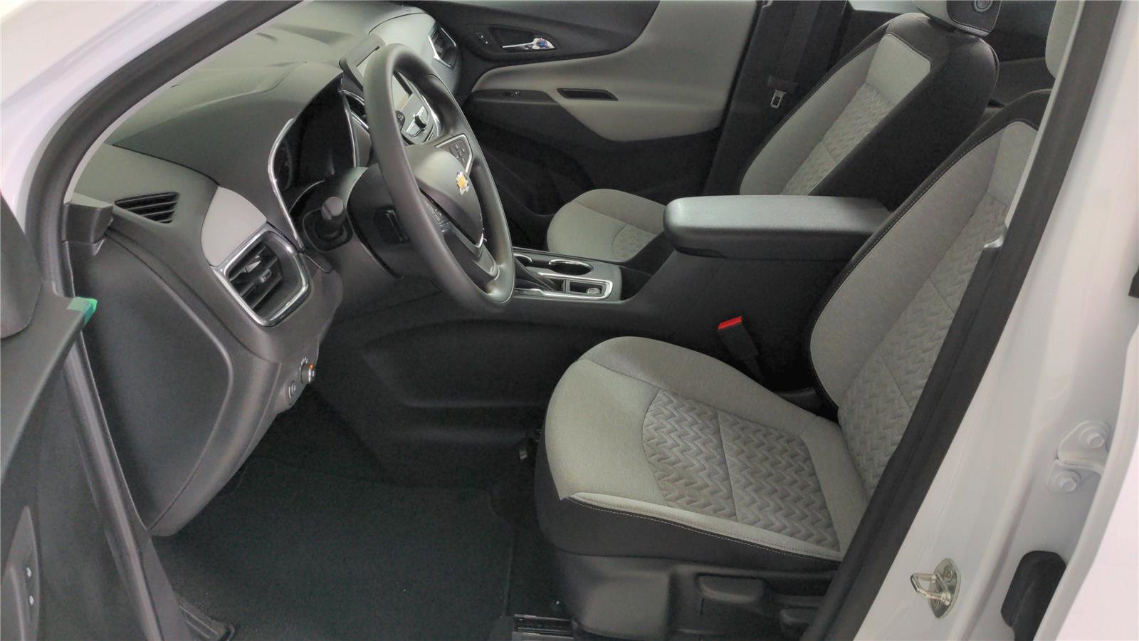 Used 2023 Chevrolet Equinox LS w/ Sport Edition AWD/4WD image 13