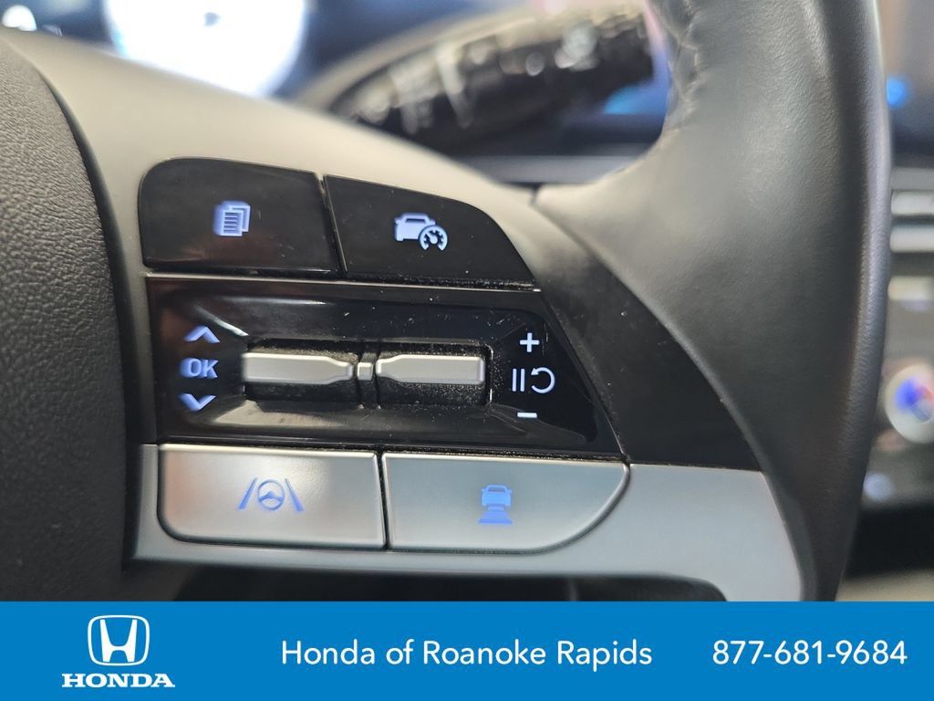 Used 2025 Hyundai Elantra Limited FWD image 23