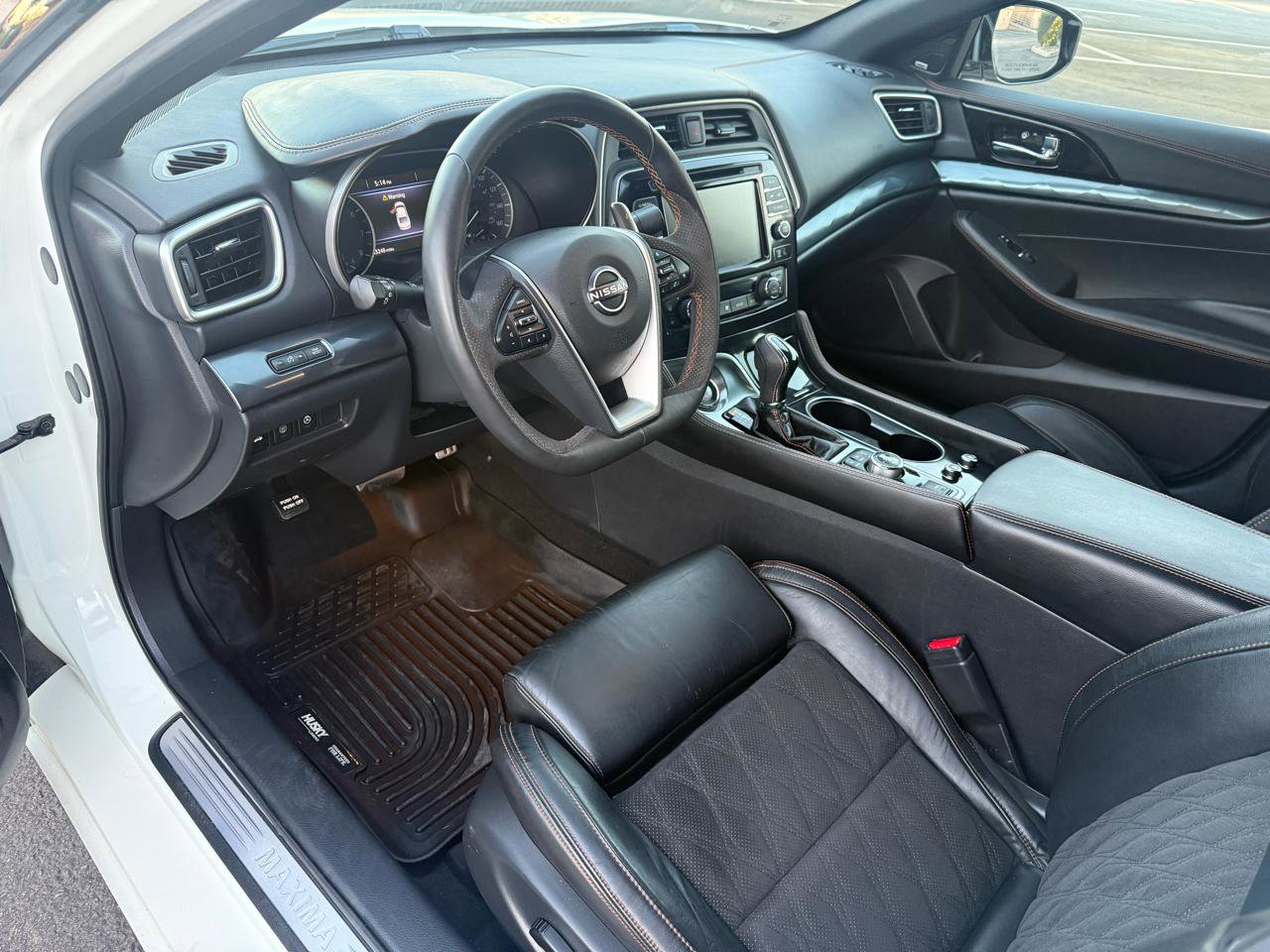 Used 2023 Nissan Maxima SR w/ Sport Mat Group FWD image 10