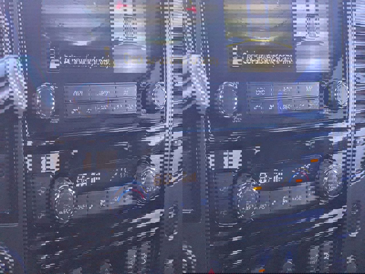 Used 2021 Nissan Titan PRO-4X w/ Pro-4x Convenience Package AWD/4WD image 25