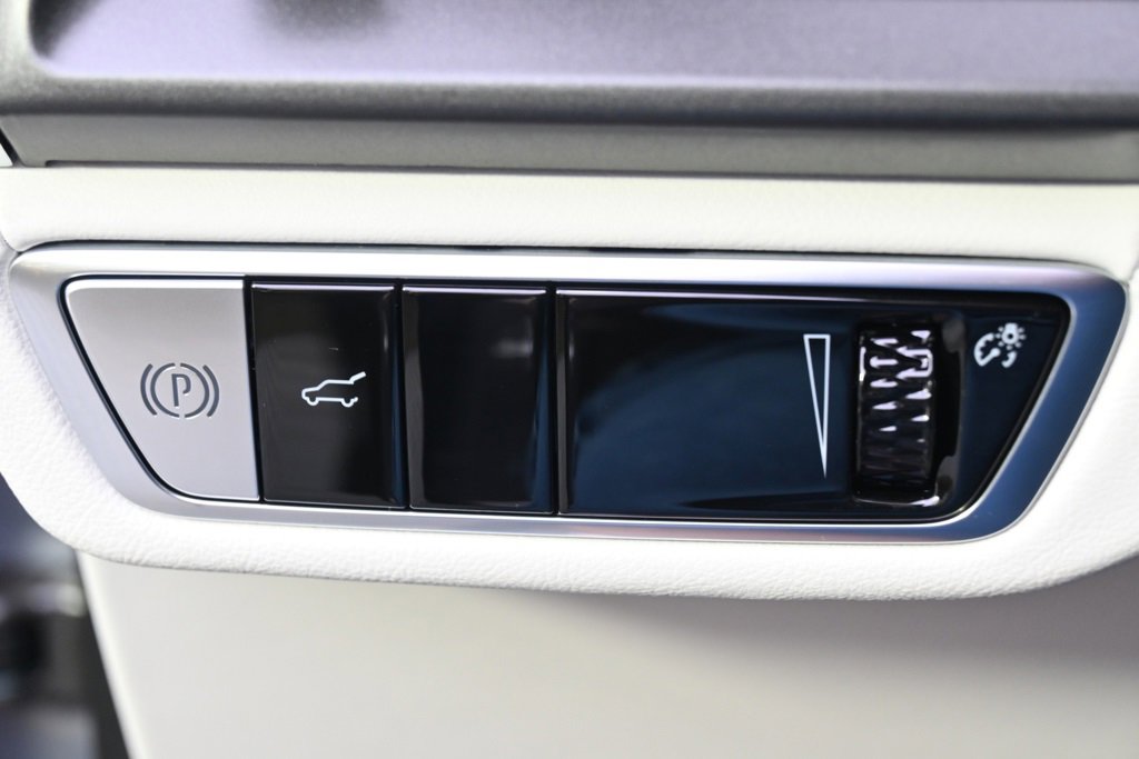 New 2026 Cadillac Vistiq Luxury w/ LPO, Floor Liner Package image 25