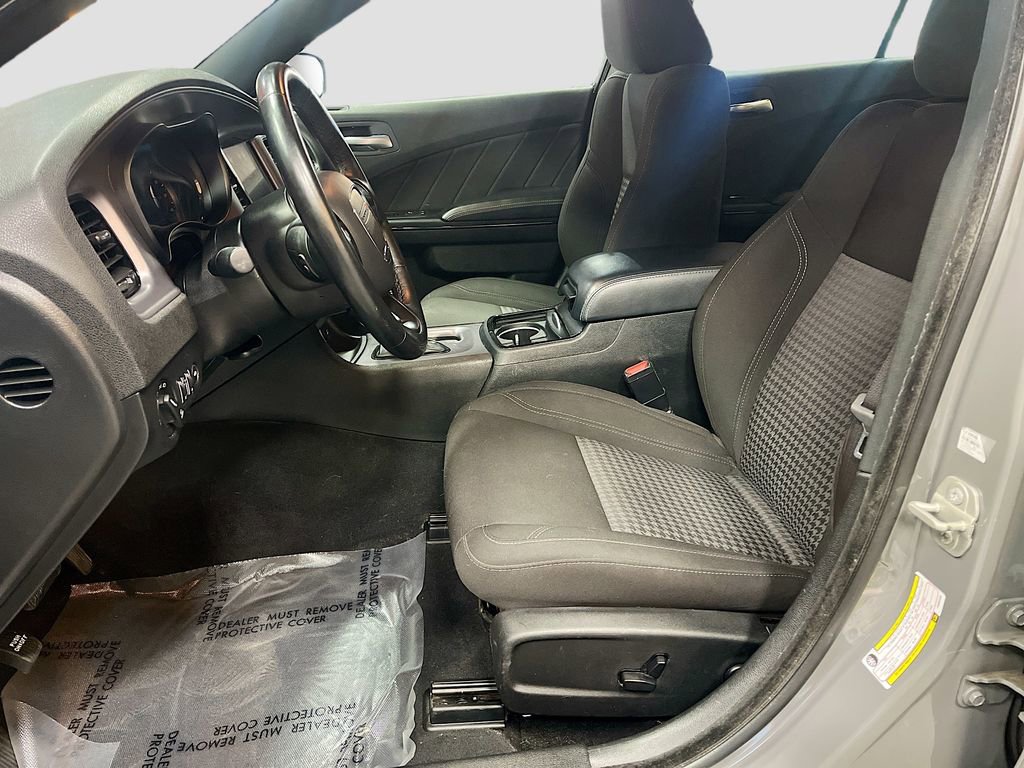 Used 2023 Dodge Charger SXT w/ Blacktop Package AWD/4WD image 21