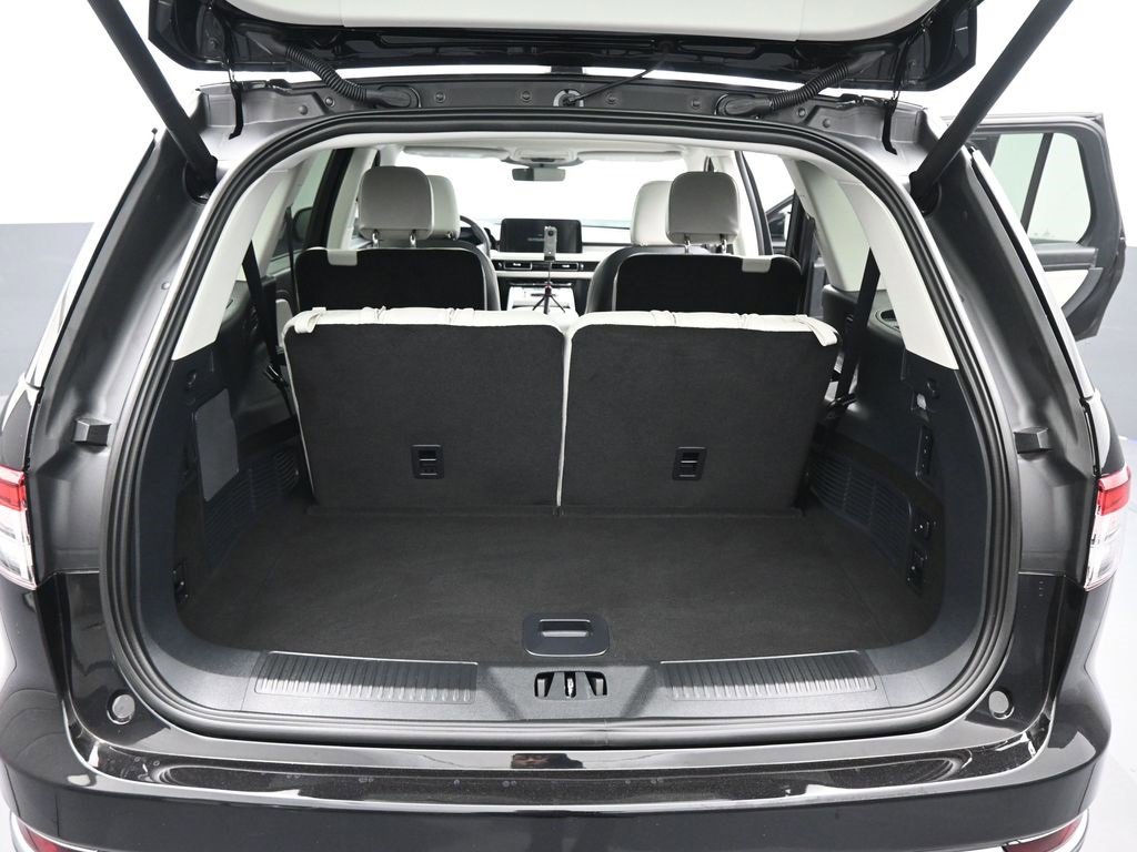 Used 2025 Lincoln Aviator Reserve w/ Illumination Package image 3