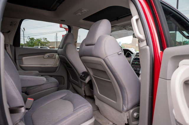Used 2012 Chevrolet Traverse LT FWD image 37