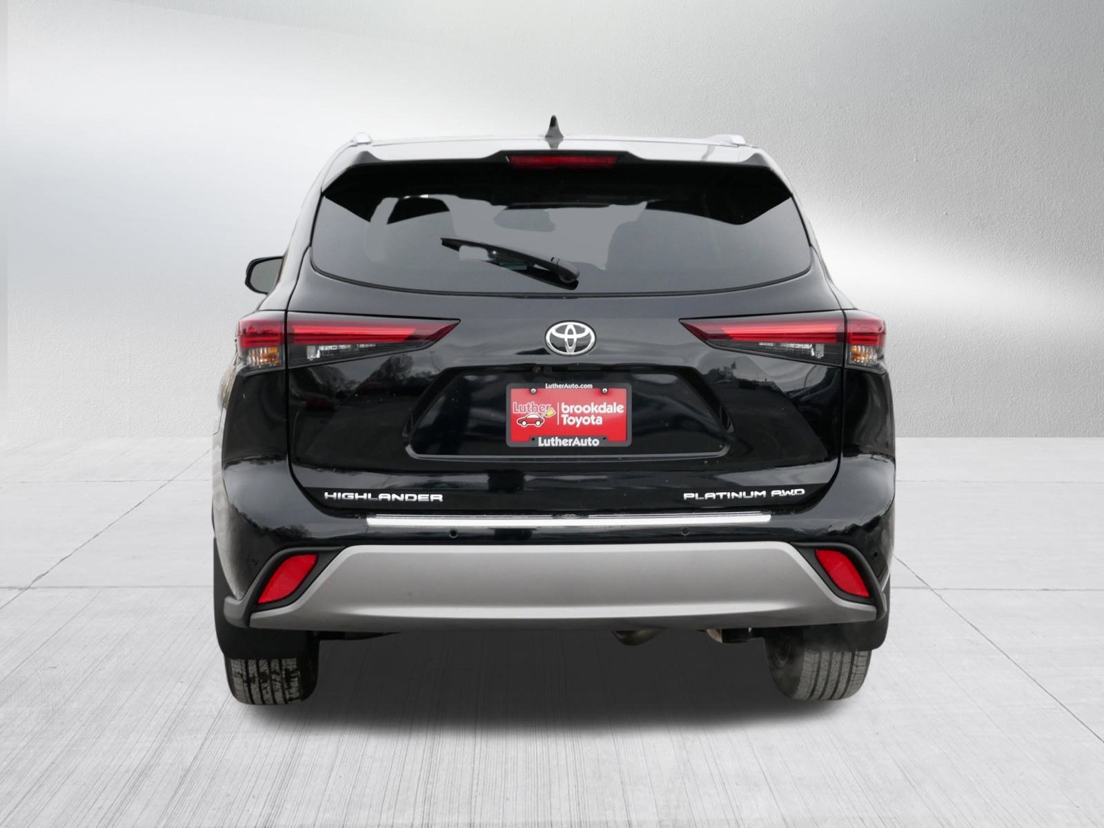 Certified 2026 Toyota Highlander Platinum image 6