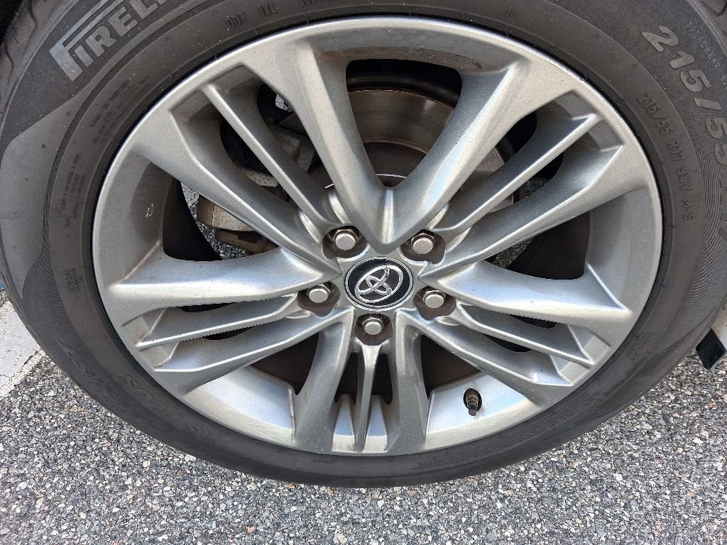Used 2017 Toyota Camry SE FWD image 12