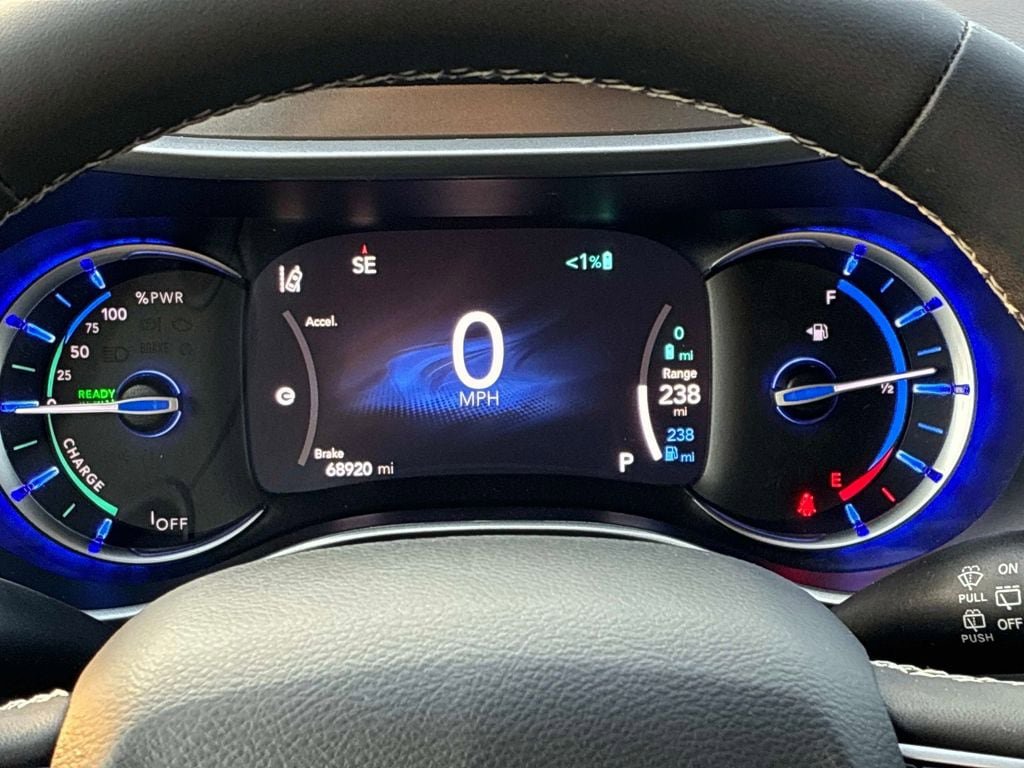 Used 2022 Chrysler Pacifica Touring-L FWD image 30