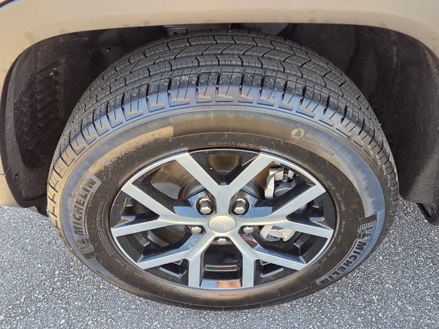 Used 2025 Jeep Grand Cherokee L Limited RWD image 18