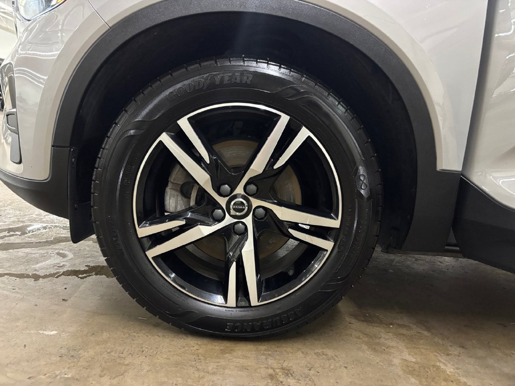 Certified 2023 Volvo XC40 B5 Core AWD/4WD image 36