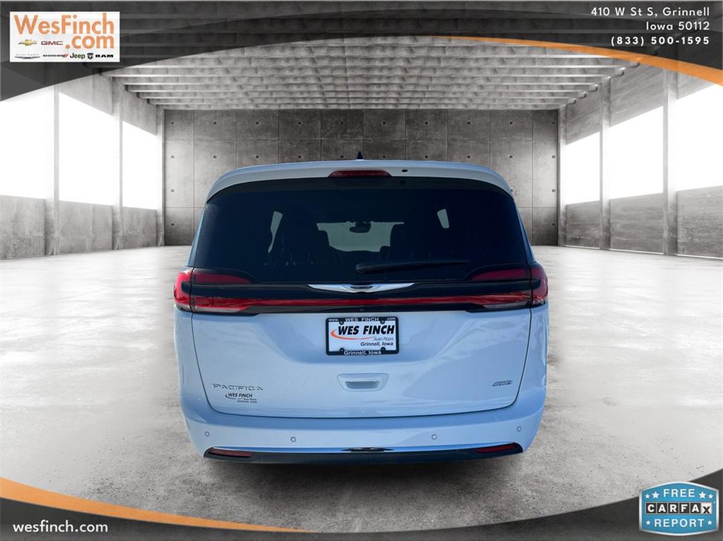 New 2025 Chrysler Pacifica Select image 6