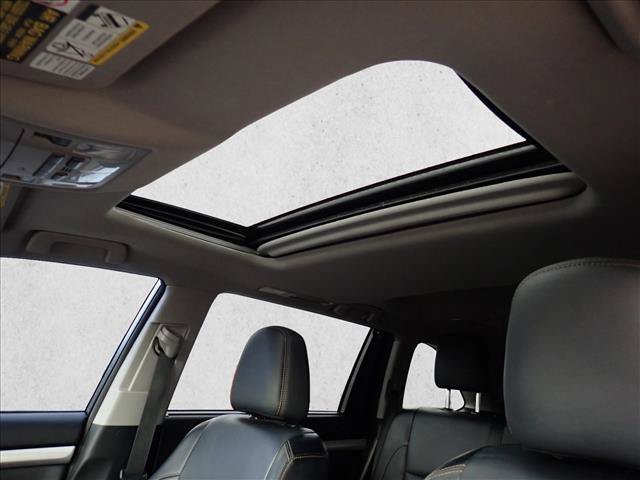 Used 2015 Toyota Highlander XLE AWD/4WD image 12