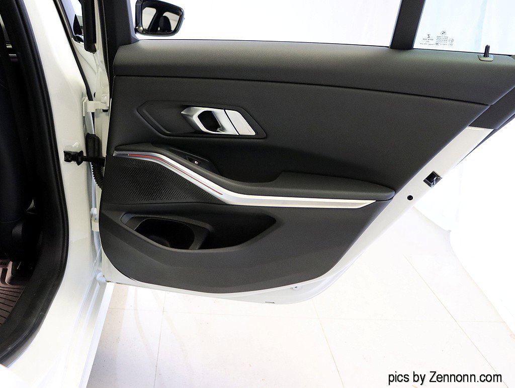 Certified 2023 BMW 330i xDrive Sedan w/ Convenience Package image 28