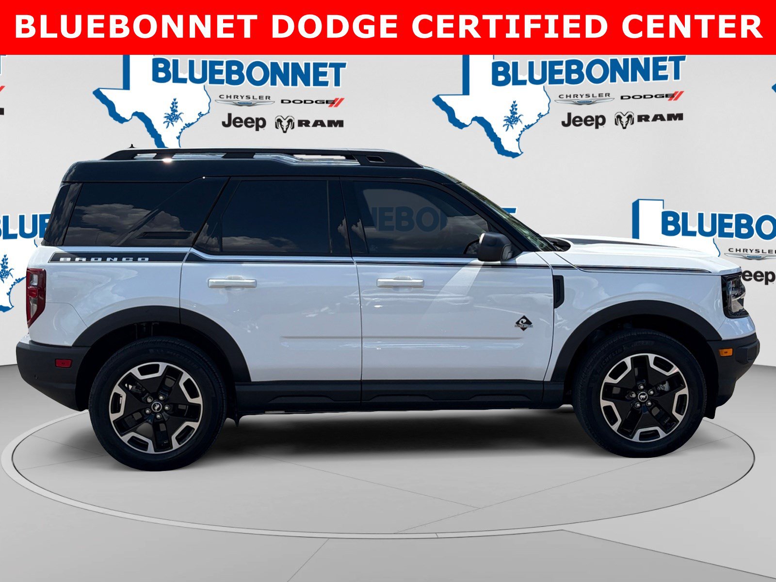 Used 2024 Ford Bronco Sport Outer Banks w/ Tech Package AWD/4WD image 4