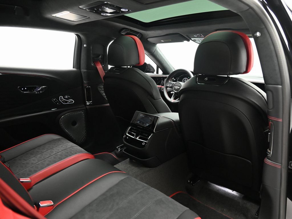 Used 2025 Bentley Flying Spur Plug-In Hybrid AWD/4WD image 12