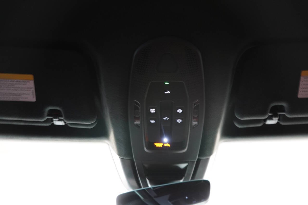 Used 2025 Porsche Cayenne GTS AWD/4WD image 55