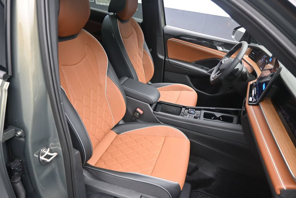 New 2026 Volkswagen Tiguan SEL R-Line AWD/4WD image 30