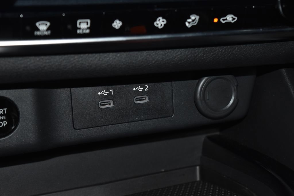 Used 2025 Nissan Rogue SV image 13