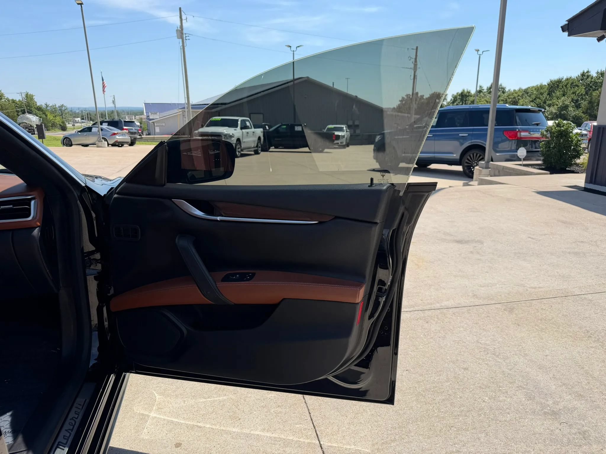 Used 2016 Maserati Ghibli S RWD image 45